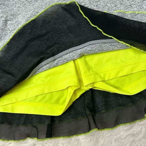 SOFIBELLA Gray stretchy Women’s Tennis/ Golf Ruffled Skorts size XS - Picture 3 of 6